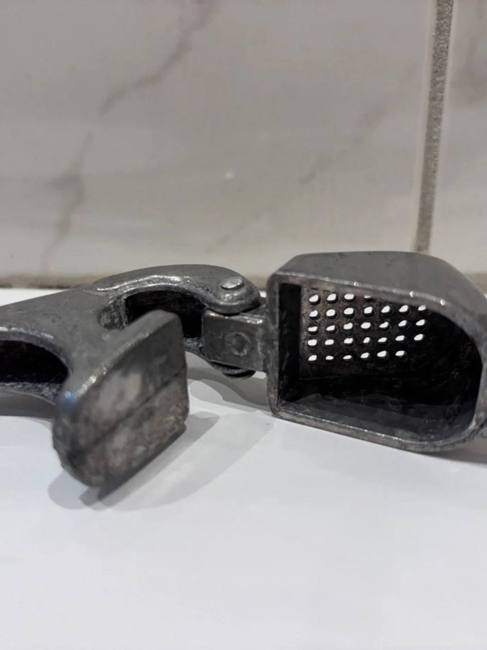 Lot of 2 Vintage Kitchen Tools-Garlic Press & Pastry Roller Dough Crimper MCM